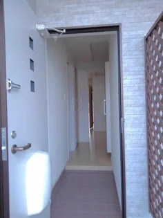 ジェントリー【2階】の玄関