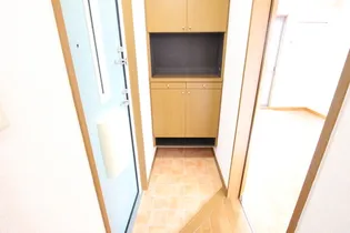 アヴェニール【1階】の玄関