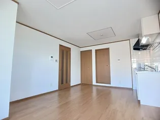 ニューフォンテーヌ【2階】の居間