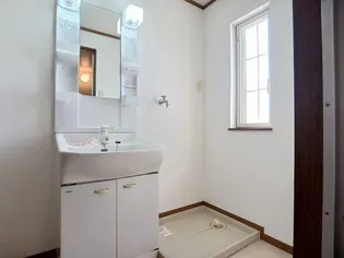 ニューフォンテーヌ【2階】の内装