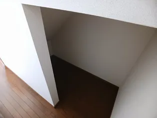 ニューフォンテーヌ【2階】の内装