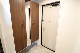 メゾン樫の木 A棟【3階】の玄関