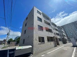 ロイヤルコート駒場【4階】の外観