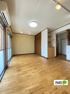 東和コーポラス【502号室】の居間