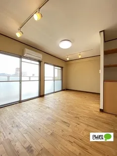 東和コーポラス【502号室】の居間