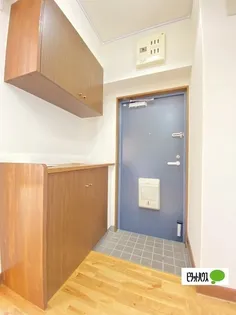 東和コーポラス【502号室】の玄関