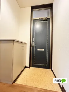 ファミリーばーべなⅡ【202号室】の玄関