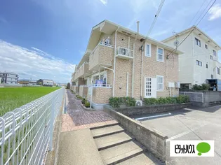 カトル・セゾン【1階】の外観