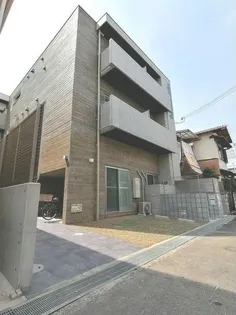 ジーイー・アン【1階】の外観