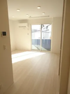 カーサ・エテルノ西津田B【1階】の居間