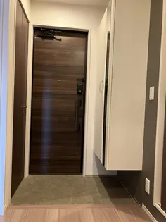 カーサ・エテルノ西津田B【2階】の玄関