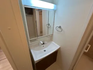 ブルースター【1階】の内装