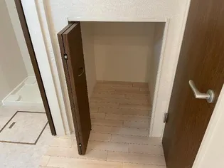 ブルースター【1階】の内装