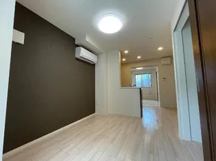 ブルースター【1階】の居間