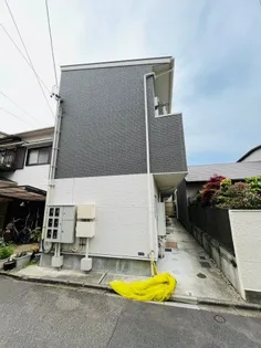 アースクエイク豊【1階】の外観