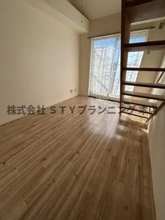 メゾン・ド・KS【2階】の居間