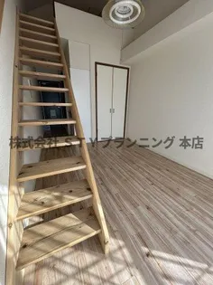 メゾン・ド・KS【2階】の居間