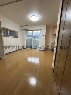 ラフィナート幡野【1階】の居間