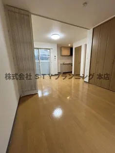 ラフィナート幡野【1階】の居間