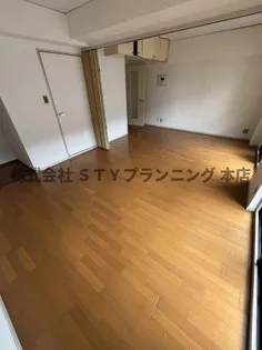 ライオンズマンショングリーン久屋大通【7階】の居間