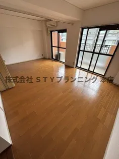 ライオンズマンショングリーン久屋大通【7階】の居間