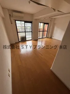 ライオンズマンショングリーン久屋大通【7階】の居間