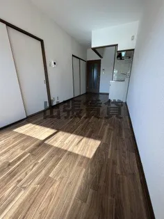 プロビデンス日比野【1階】の居間