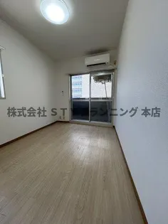 ジョイフル亀島【3階】の居間