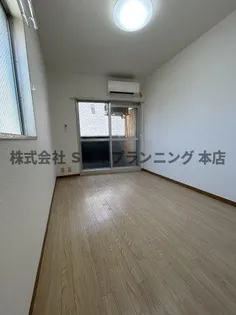 ジョイフル亀島【3階】の居間