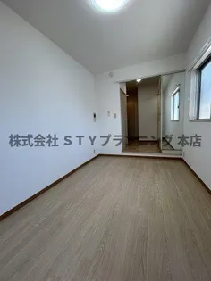 ジョイフル亀島【3階】の居間