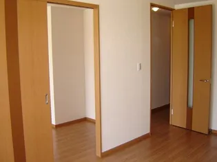 グランベルヒルズ【2階】の居間