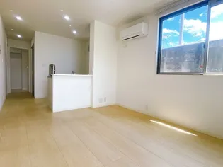 K−ブルーノⅢ【1階】の居間
