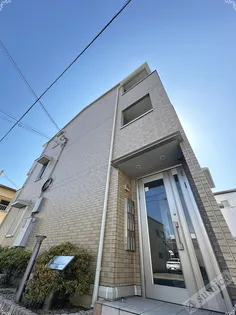 イーストライン【2階】の外観