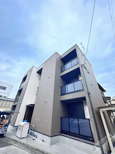 badge nagase east【1階】の外観