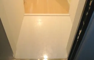 ダブルスタイル神戸2【2階】の玄関