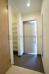 コンモベドール【④号室(304)号室】の玄関