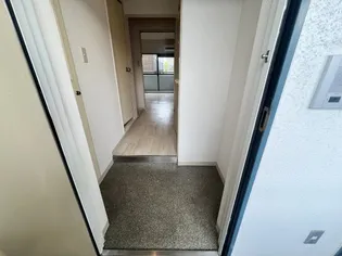 メゾン・ド・六甲パートⅢ【4階】の玄関