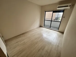 メゾン・ド・六甲パートⅢ【4階】の居間