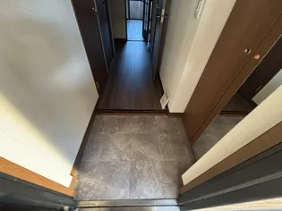 ドール魚崎【2階】の玄関