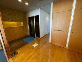 LYON 江戸堀の玄関