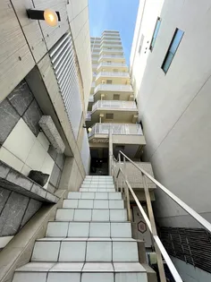 レジュールアッシュ谷町【12階】の外観