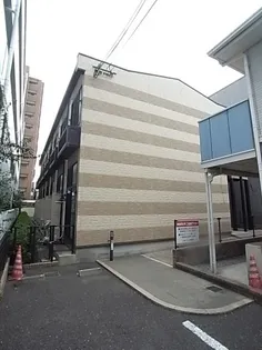 レオパレススプルース鳴尾【2階】の外観