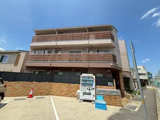 ハイネス門戸【1階】の外観