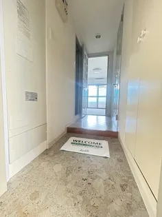 クレッシェンド岸地【1階】の玄関