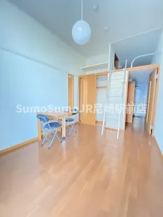 レオパレス秀【2階】の居間