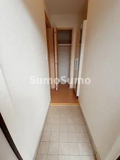 クレモンティーヌ A【1階】の玄関