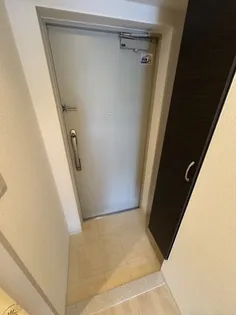 ツルトスコⅡ番館【5階】の玄関