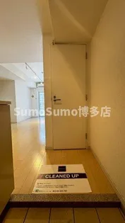 レジディア西新【3階】の玄関