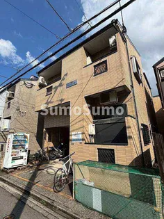 クローバー館【1階】の外観