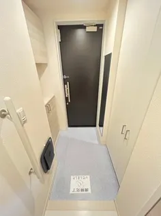 N-CUBE【1階】の玄関